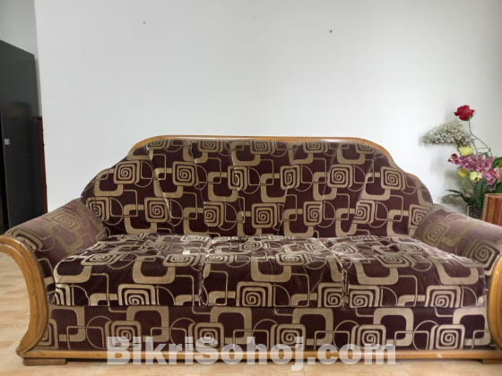 Sofa set with table